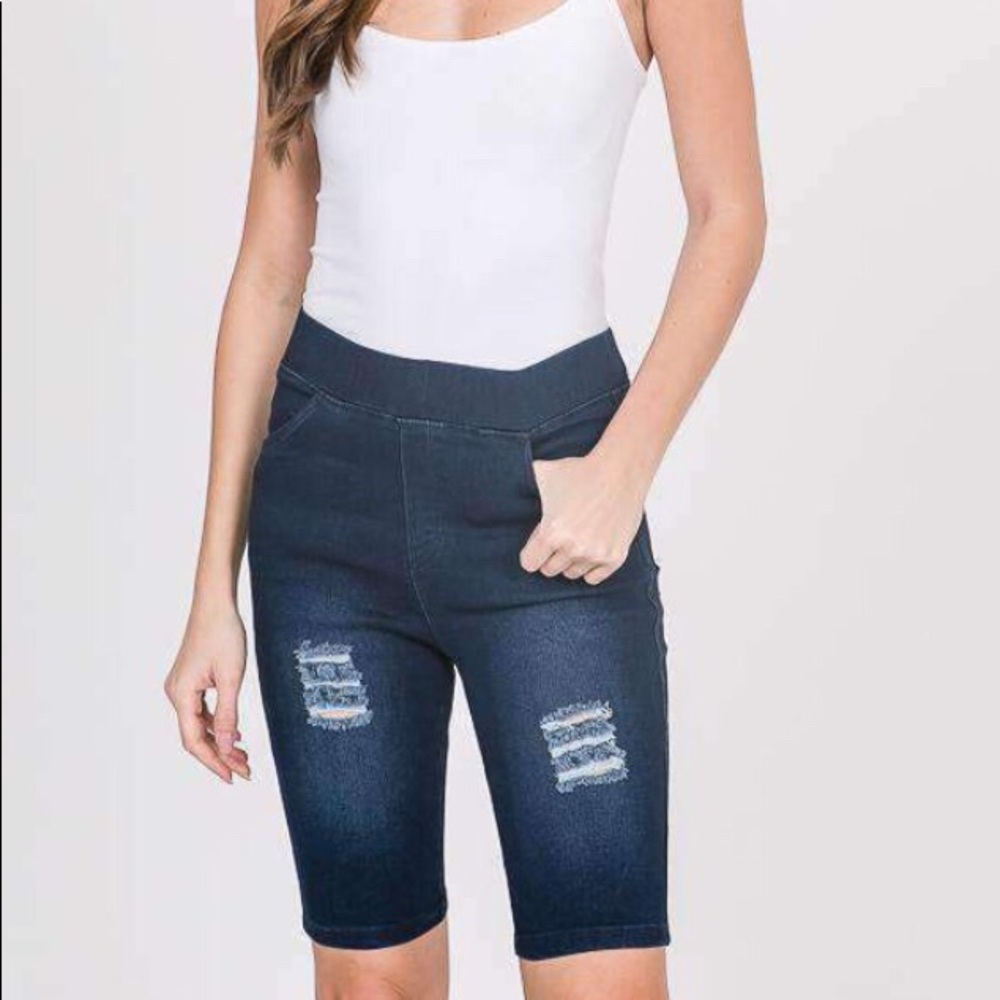 Ripped denim jegging shorts